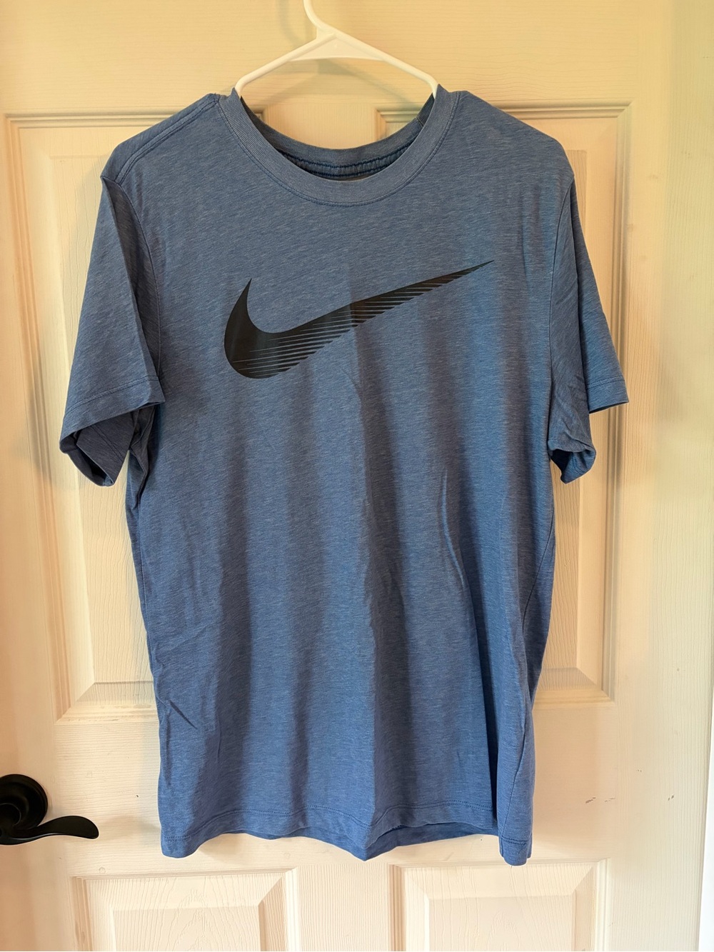 Nike Heather Blue Short Sleeve Tee with Black Swoosh - size M